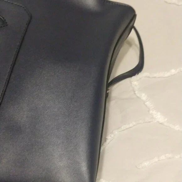 London Fog handbag in Navy Blue - Picture 14 of 16